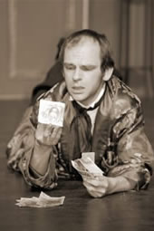 Stuart Glossop as Khlestakov
